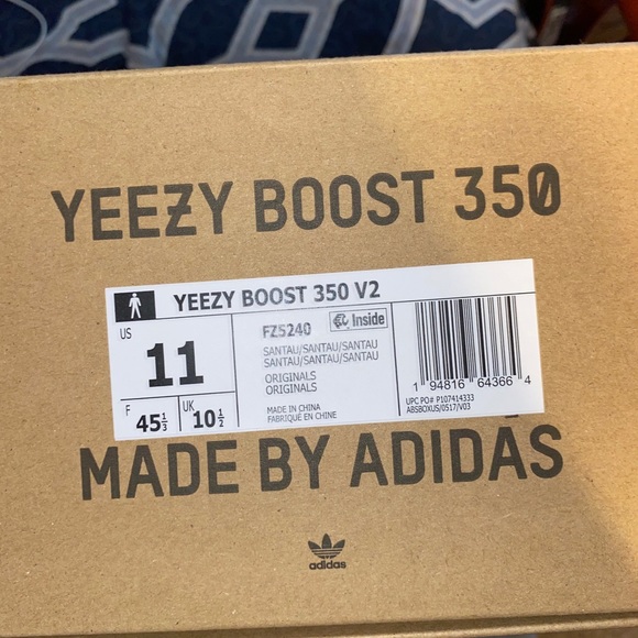 Yeezy V2 - Picture 6 of 7